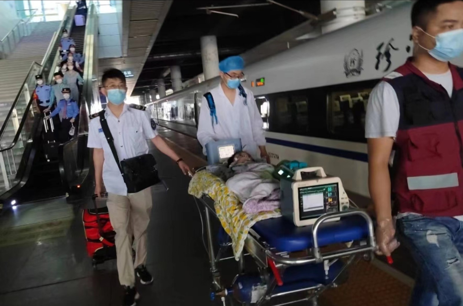 松江区高铁转运公司